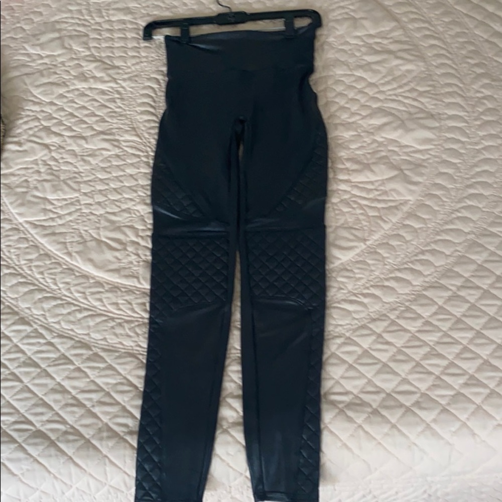 Spans faux leather quilted leggings, size small